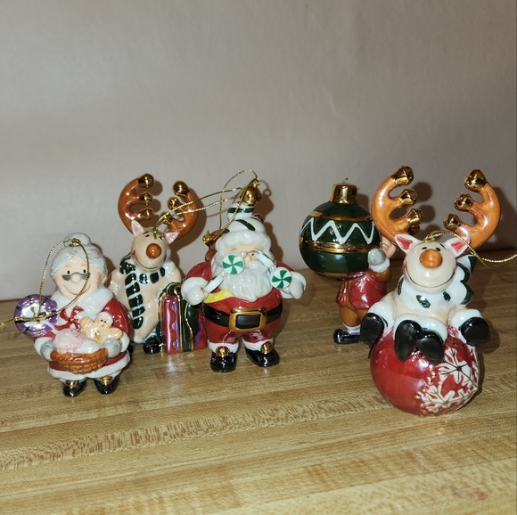 CHRISTMAS PORCELAIN ORNAMENTS set of Five - Picture 2 of 10